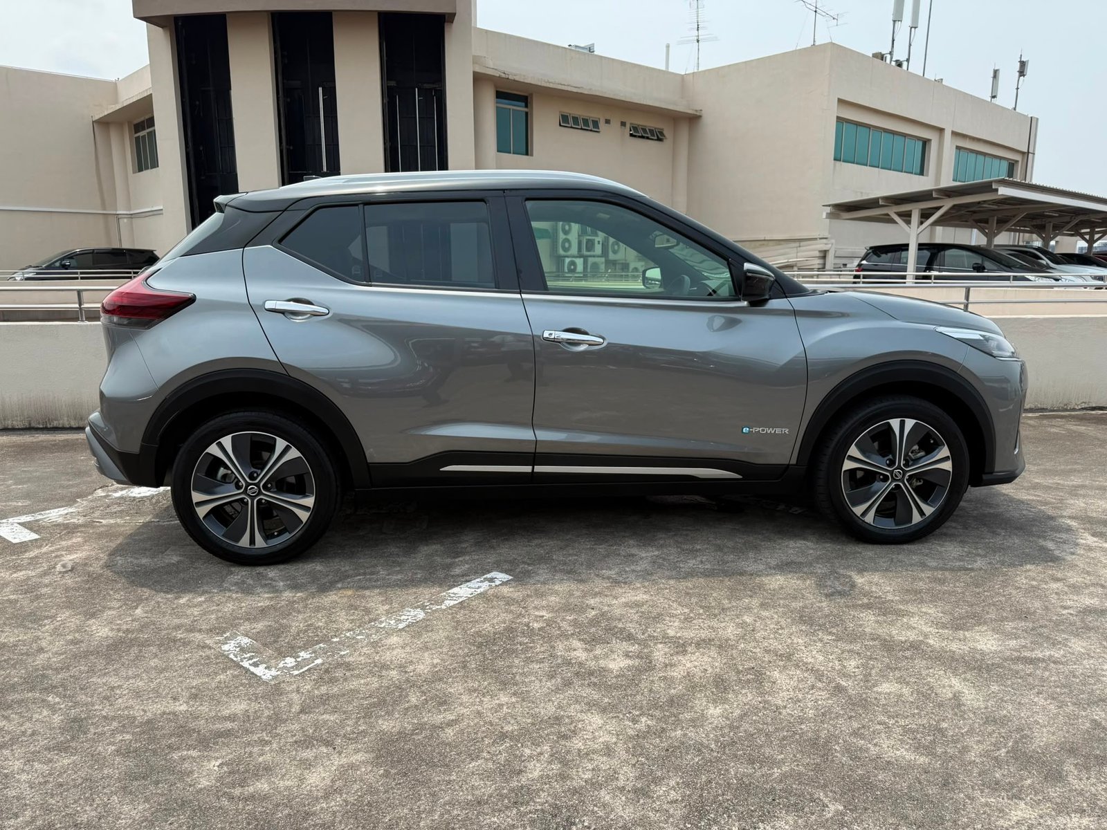 Nissan Kicks e-POWER Premium Plus photo 4